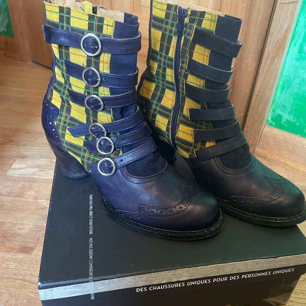 John Fluevog "Woodland" Navy with Yellow Plaid Buckle Boots sz 10 - Picture 2 of 4